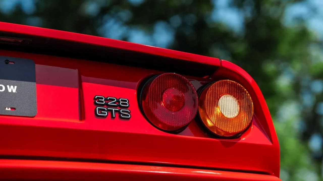 1989 Ferrari 328 GTS - Thumbnail 2