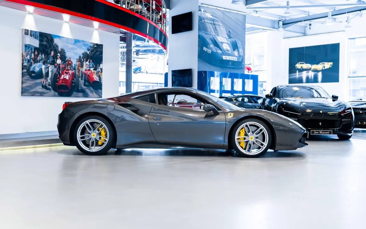2017 Ferrari 488 GTB - Thumbnail 6