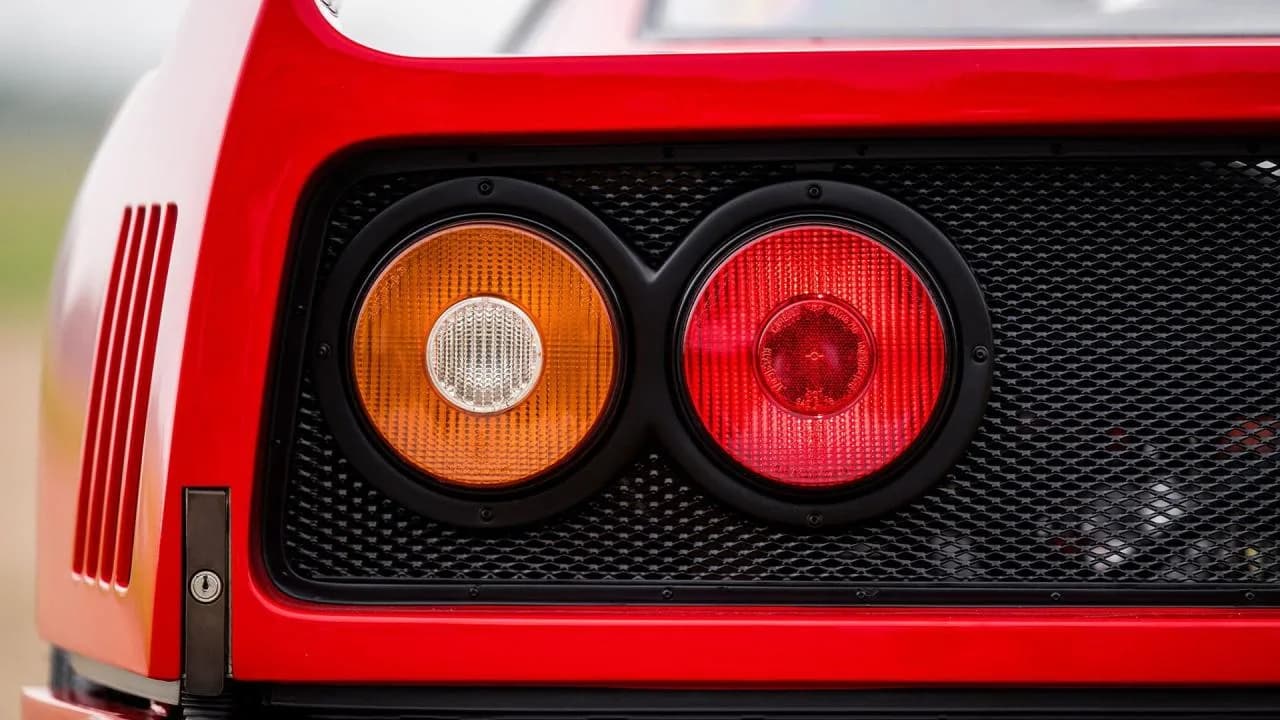 1989 Ferrari F40 - Thumbnail 3