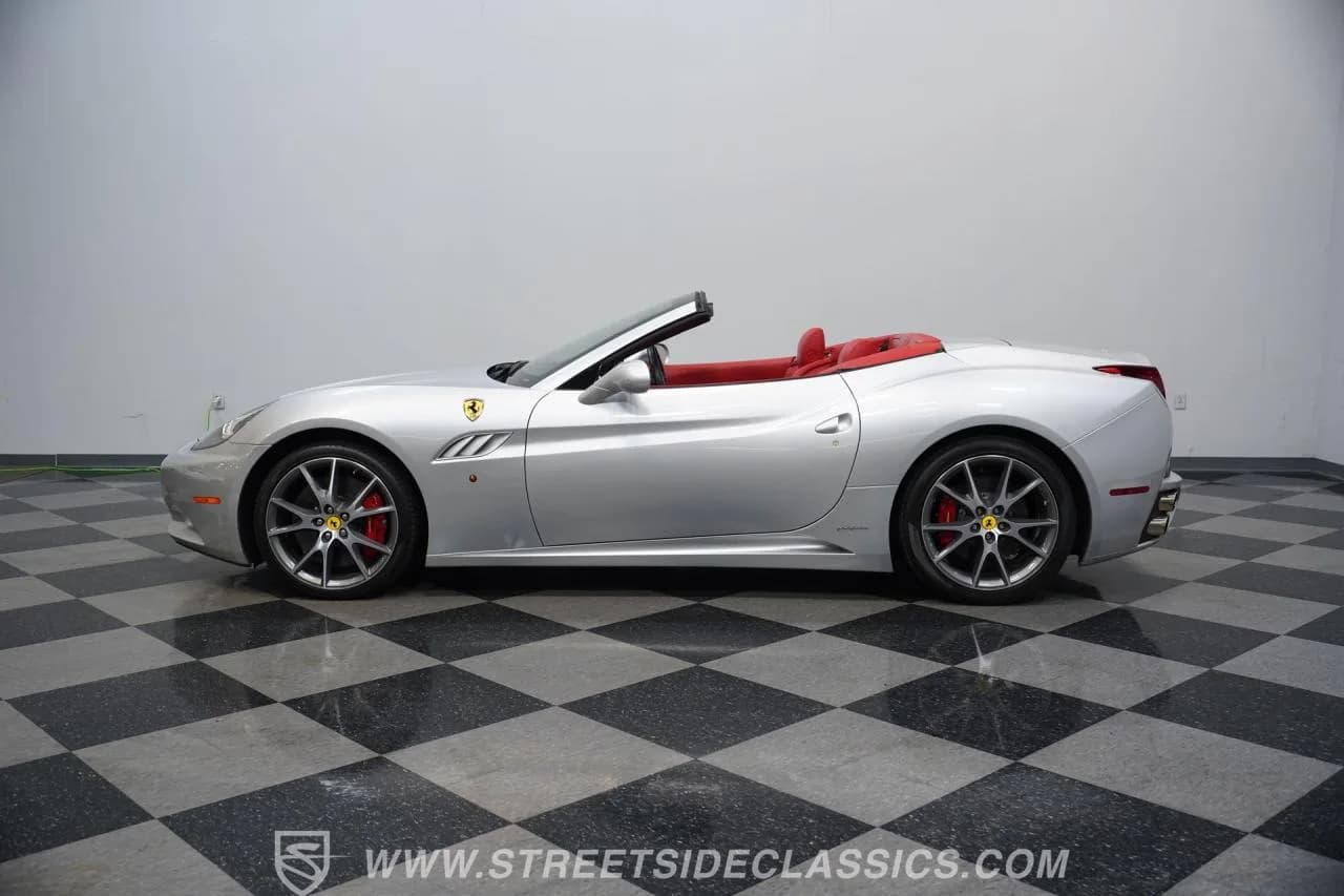 2010 Ferrari California 2+2 - Thumbnail 2