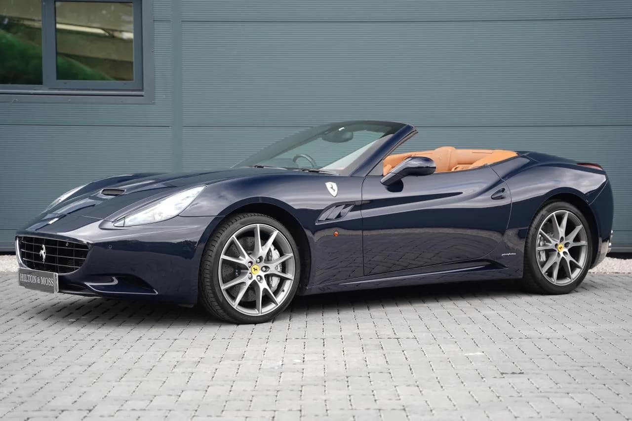 2012 Ferrari CALIFORNIA - Thumbnail 4