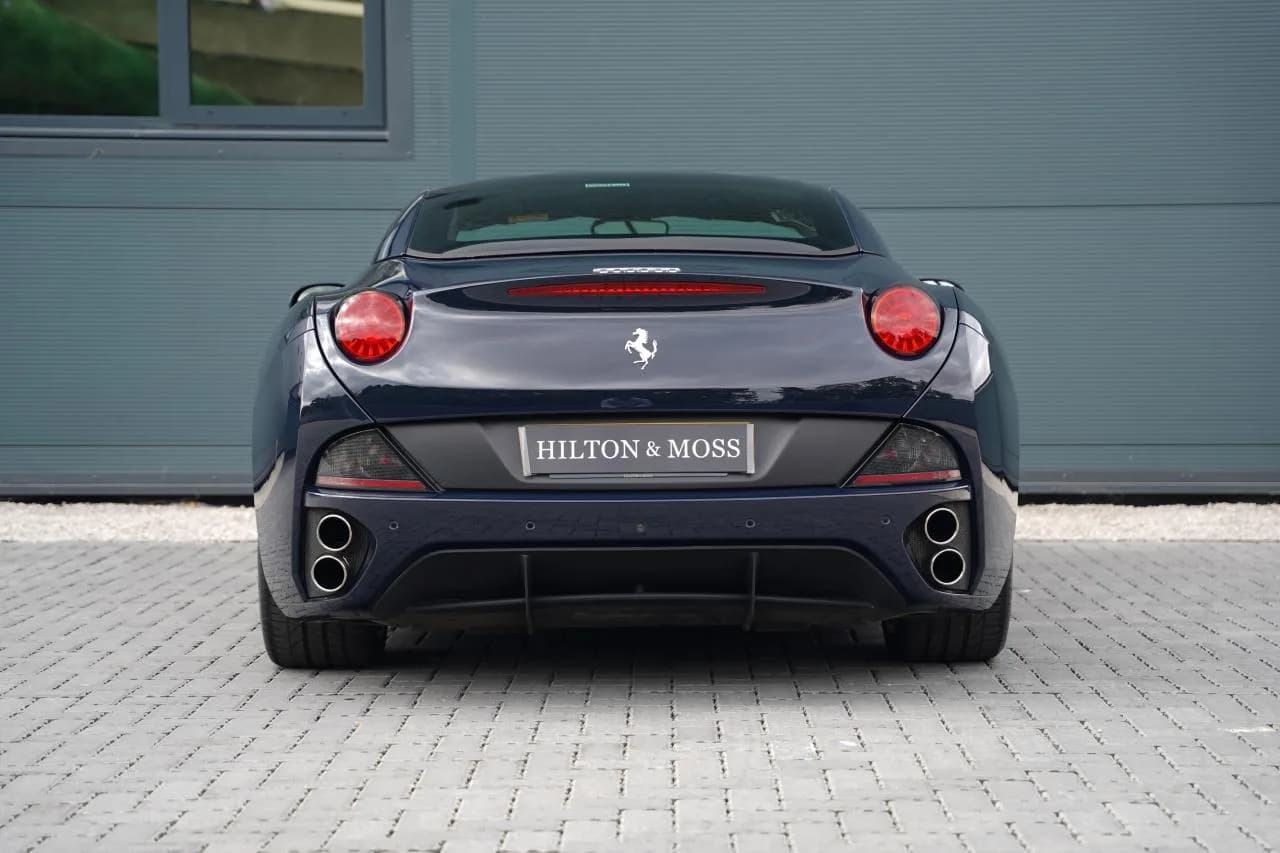 2012 Ferrari CALIFORNIA - Thumbnail 8