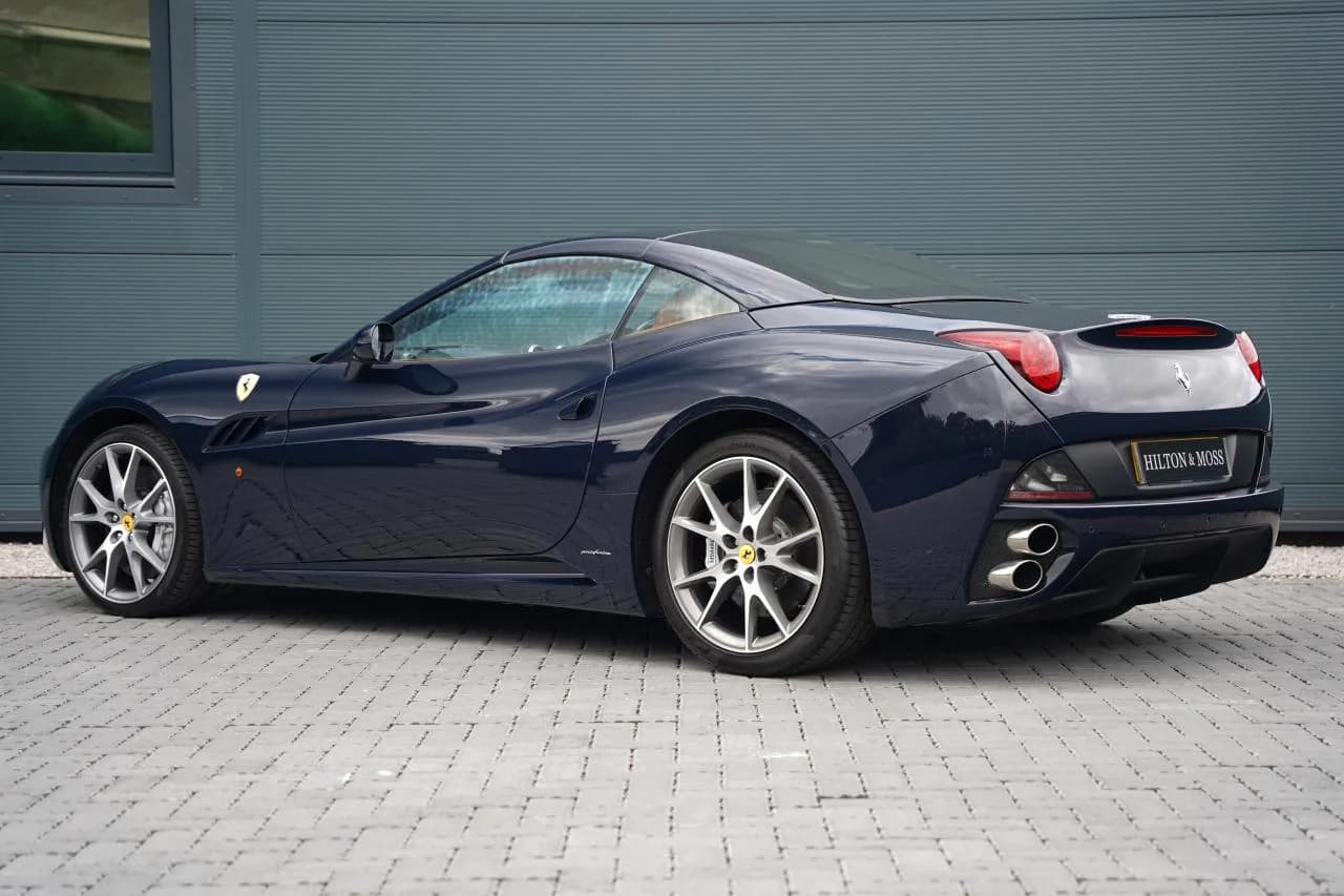 2012 Ferrari CALIFORNIA - Thumbnail 2