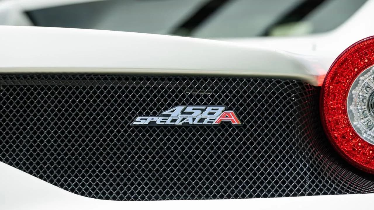 2015 Ferrari 458 SPECIALE A - Thumbnail 2