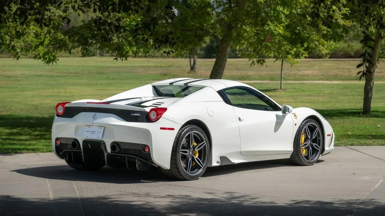 2015 Ferrari 458 SPECIALE A - Thumbnail 3