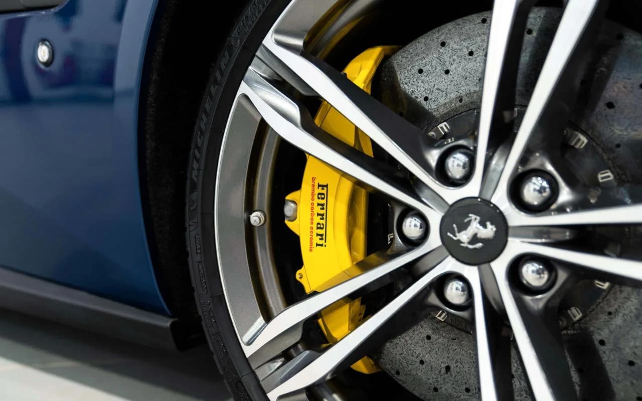 2018 Ferrari GTC4 Lusso - Thumbnail 5
