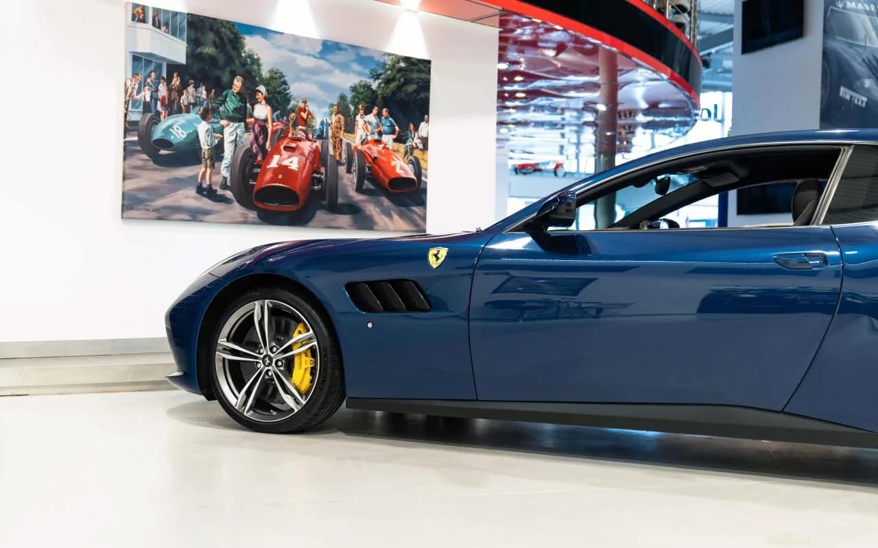 2018 Ferrari GTC4 Lusso - Thumbnail 7