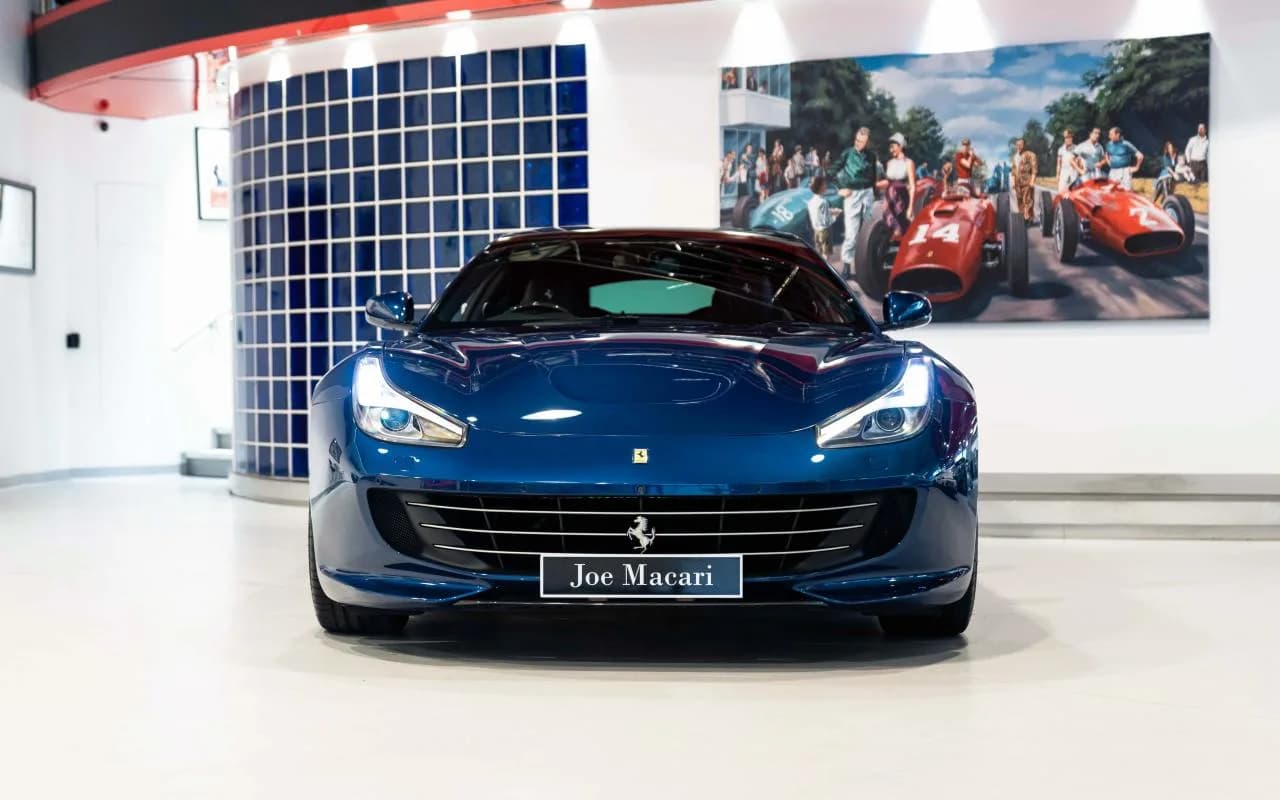 2018 Ferrari GTC4 Lusso - Thumbnail 2