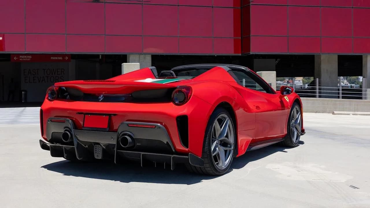 2020 Ferrari 488 Pista Spider - Thumbnail 3
