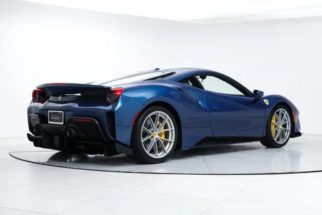 2019 Ferrari 488 Pista - Thumbnail 3
