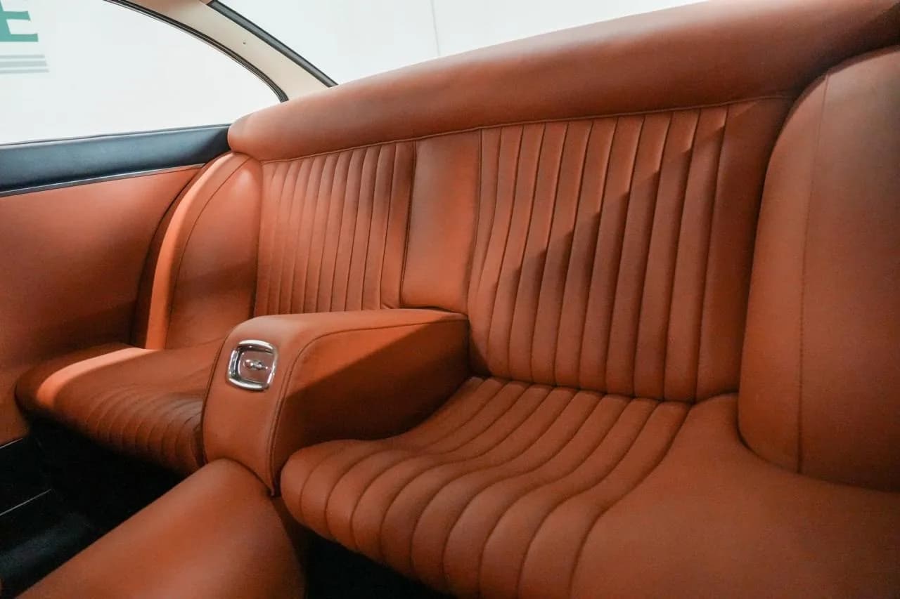 1965 Ferrari 330 GT - Thumbnail 4