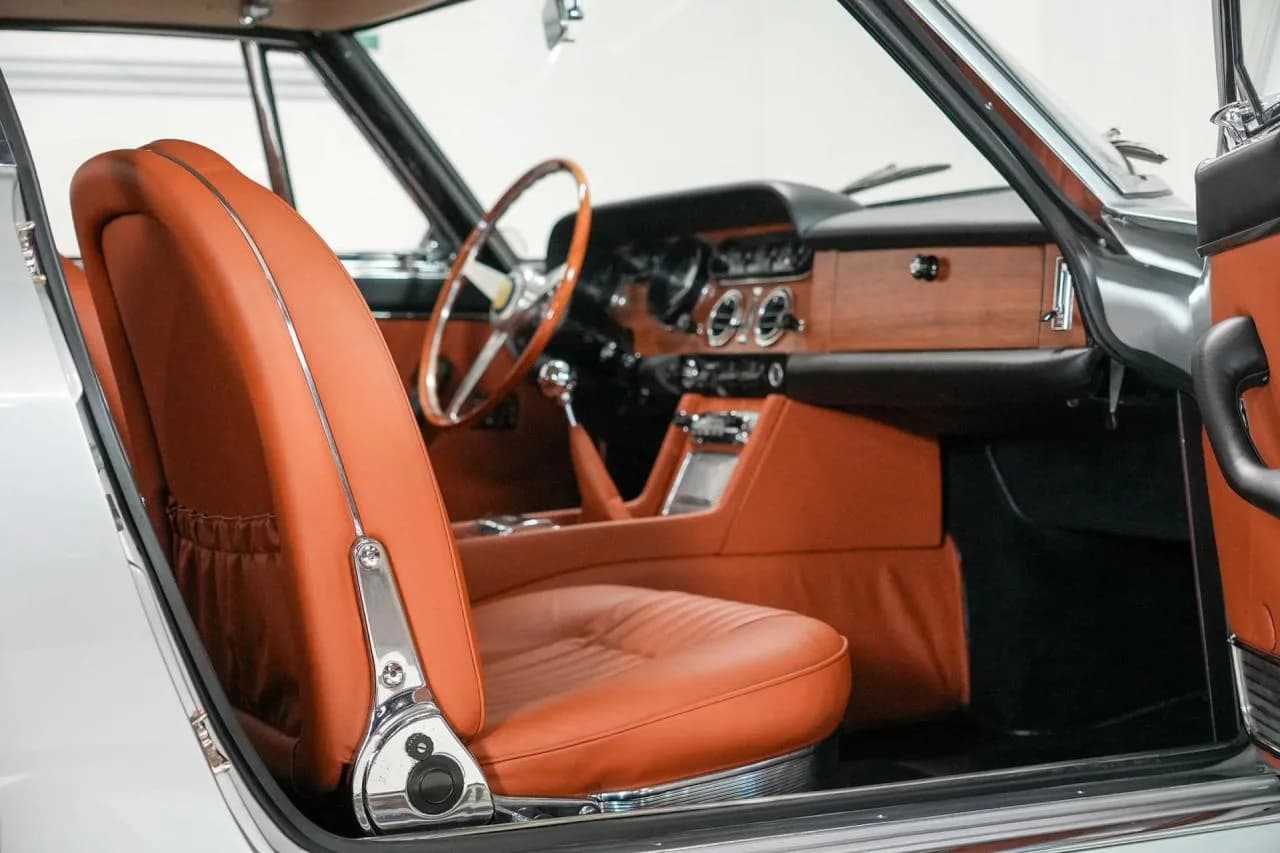 1965 Ferrari 330 GT - Thumbnail 8