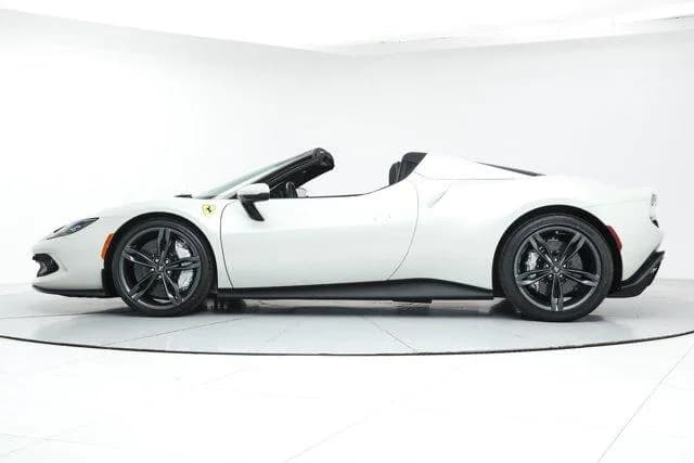 2025 Ferrari 296 GTS - Thumbnail 4
