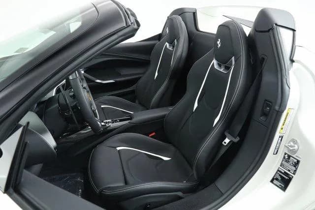 2025 Ferrari 296 GTS - Thumbnail 5