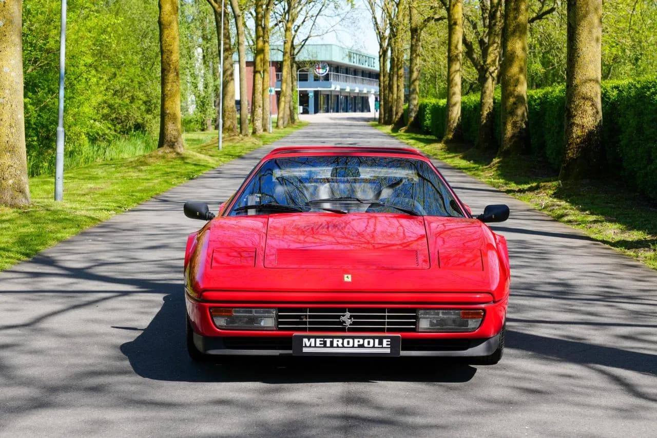 1988 Ferrari 328 GTS - Thumbnail 2
