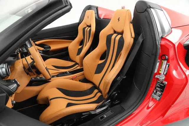 2023 Ferrari F8 Spider - Thumbnail 5