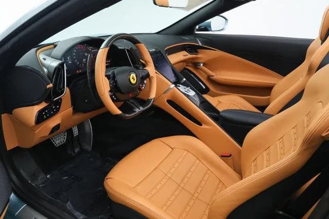 2025 Ferrari ROMA SPIDER - Thumbnail 2