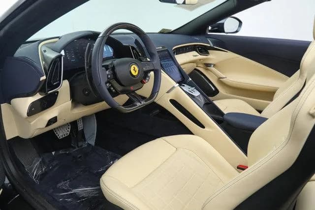 2025 Ferrari ROMA SPIDER - Thumbnail 2