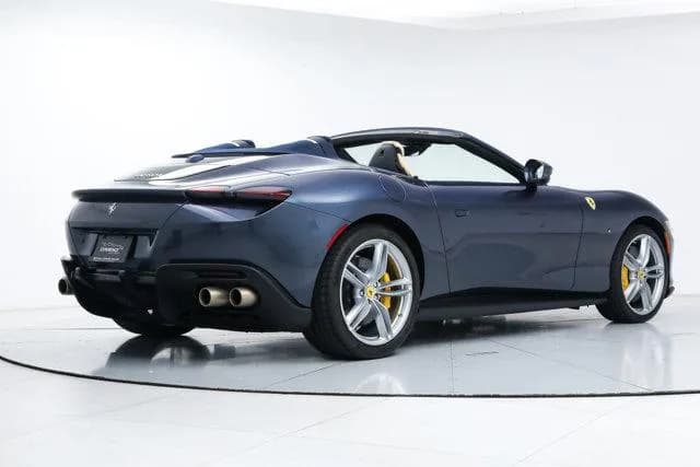2025 Ferrari ROMA SPIDER - Thumbnail 3
