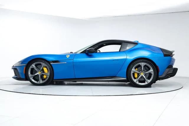2025 Ferrari 12Cilindri - Thumbnail 4