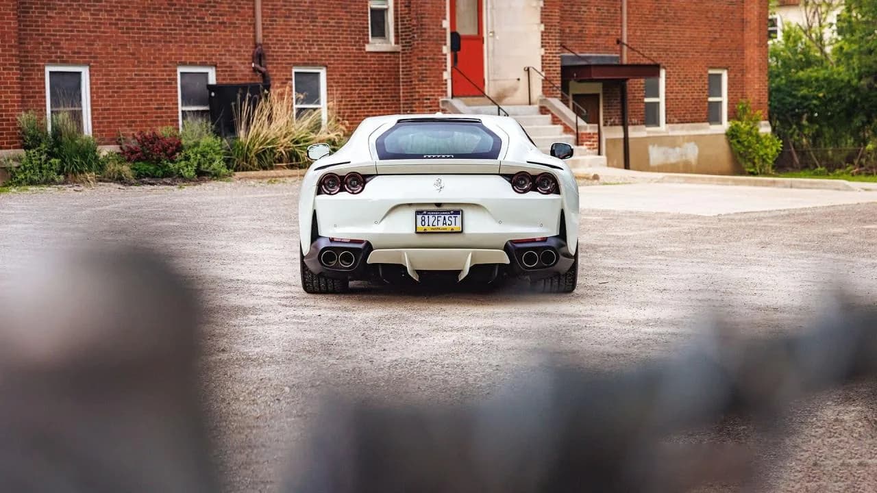 2019 Ferrari 812 Superfast - Thumbnail 5