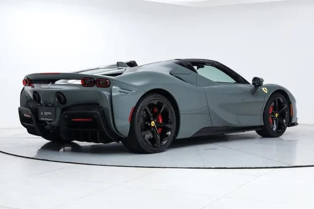 2025 Ferrari SF90 SPIDER - Thumbnail 2