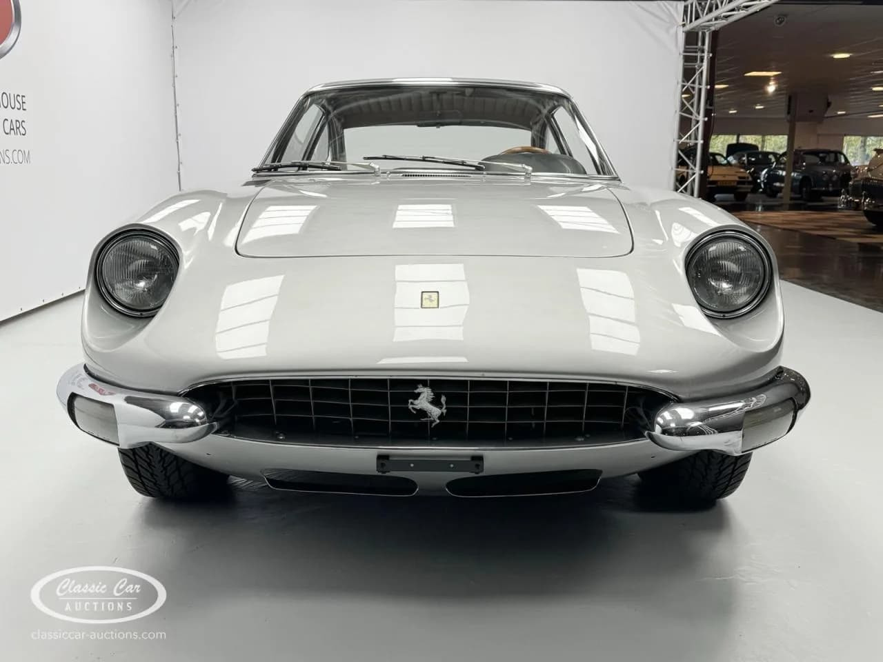 1970 Ferrari 365 - Thumbnail 2