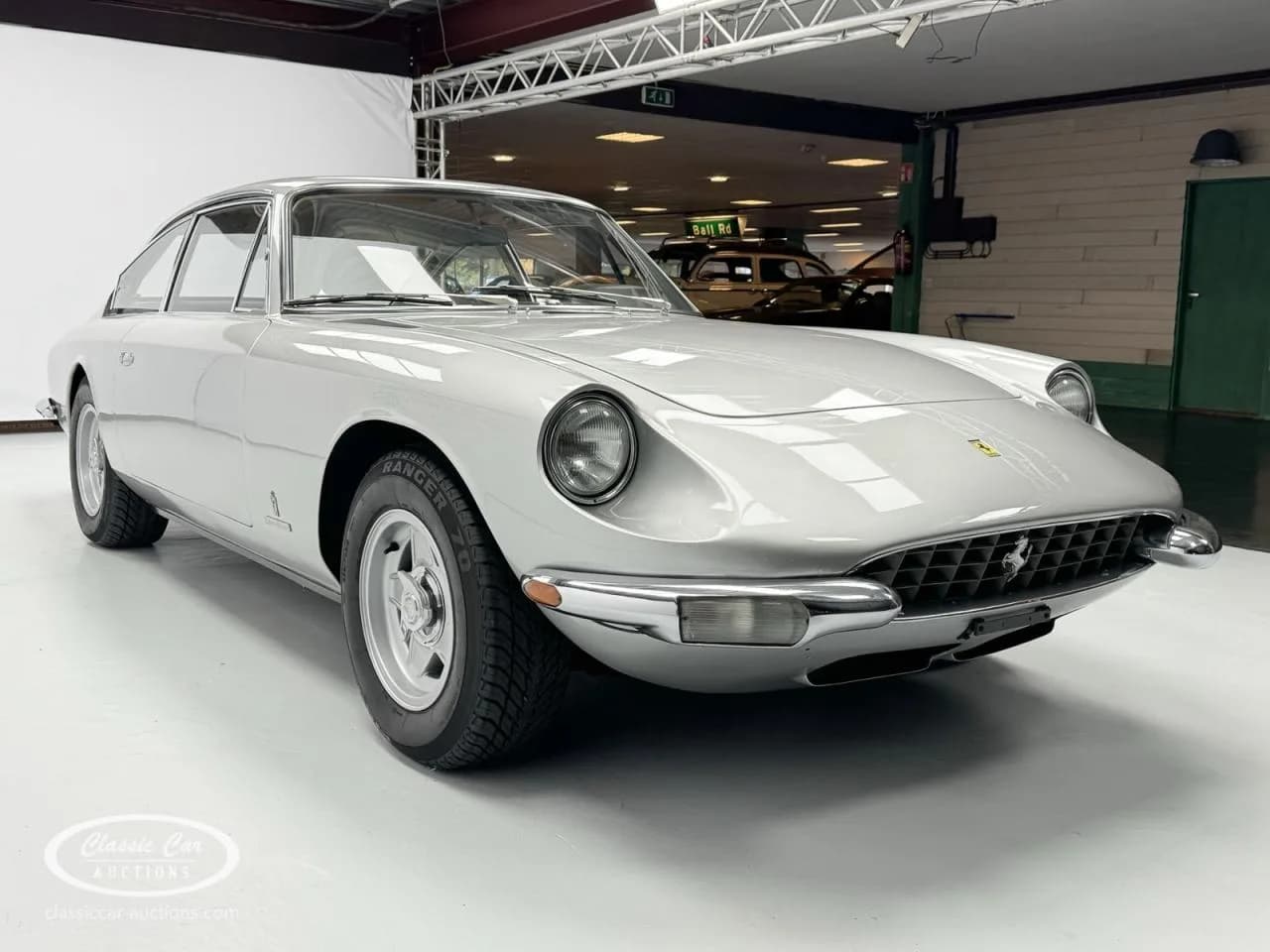1970 Ferrari 365 - Thumbnail 3