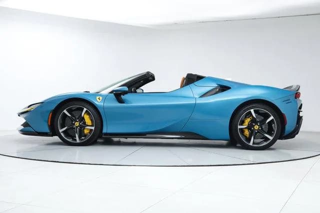2024 Ferrari SF90 SPIDER - Thumbnail 4
