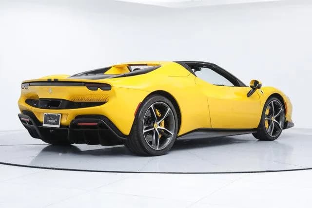 2024 Ferrari 296 GTS - Thumbnail 3