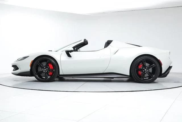 2025 Ferrari 296 GTS - Thumbnail 4