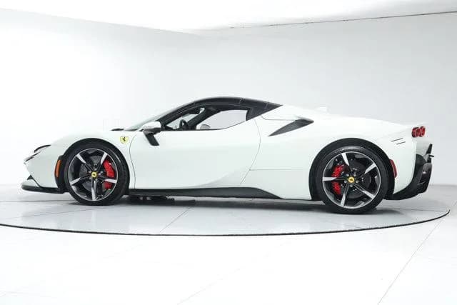 2025 Ferrari SF90 SPIDER - Thumbnail 7