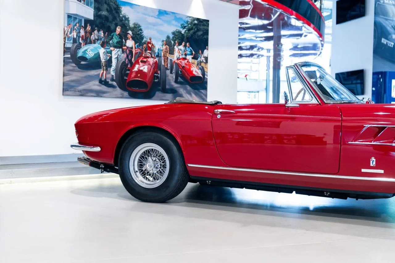 1965 Ferrari 275 GTS - Thumbnail 3