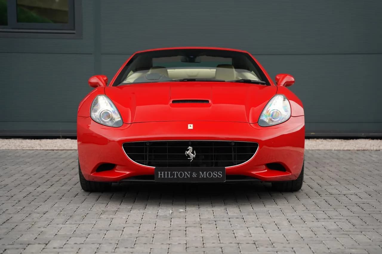 2010 Ferrari CALIFORNIA - Thumbnail 7