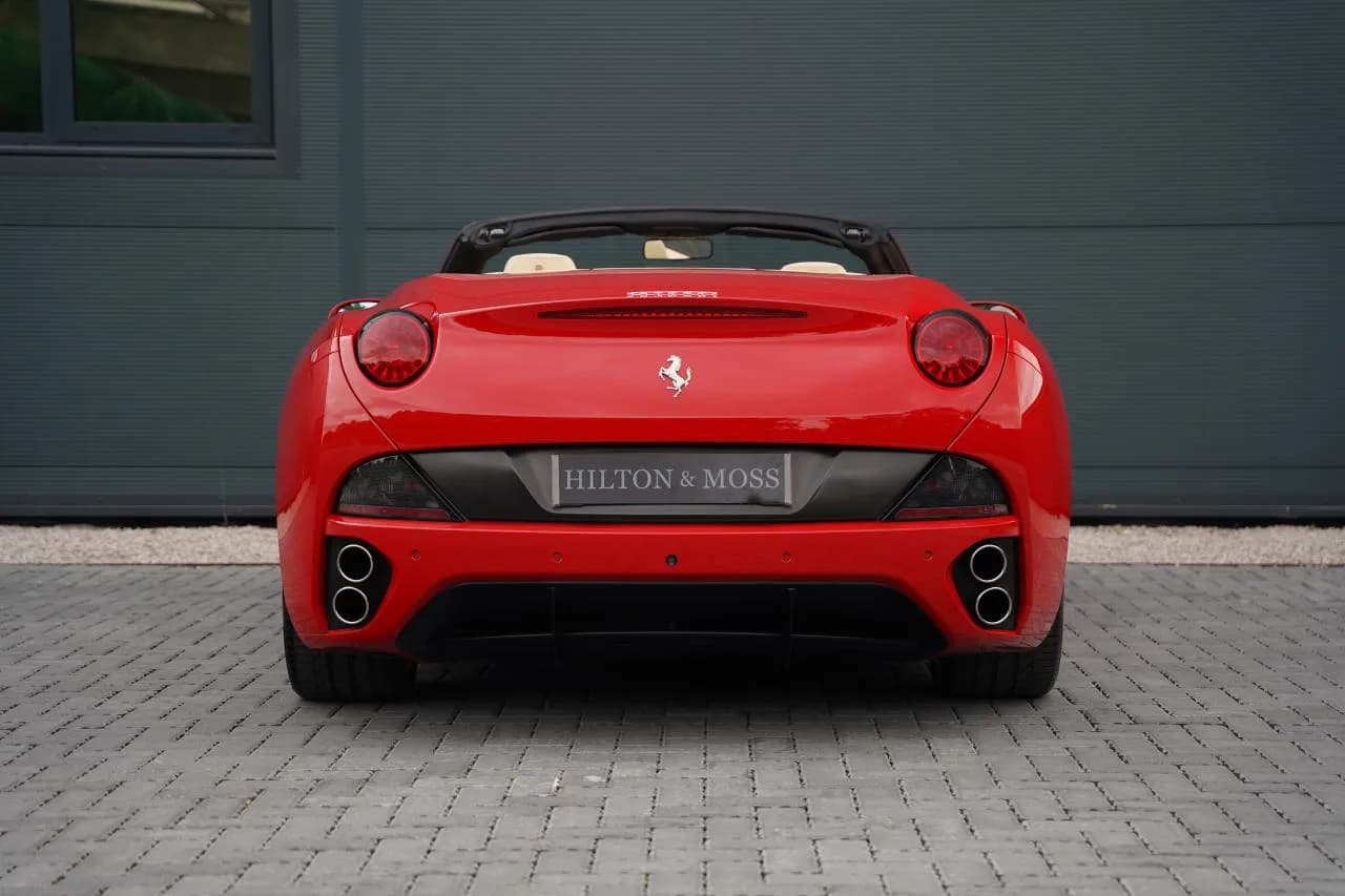 2010 Ferrari CALIFORNIA - Thumbnail 8