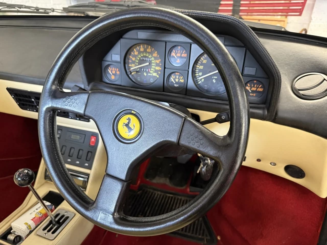 1990 Ferrari Mondial T - Thumbnail 5