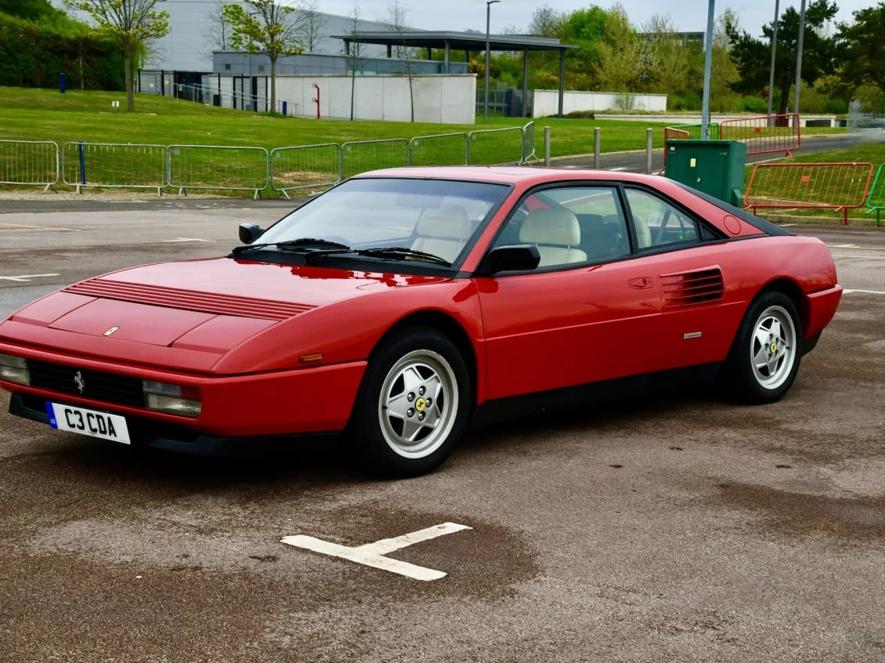 1990 Ferrari Mondial T - Thumbnail 7
