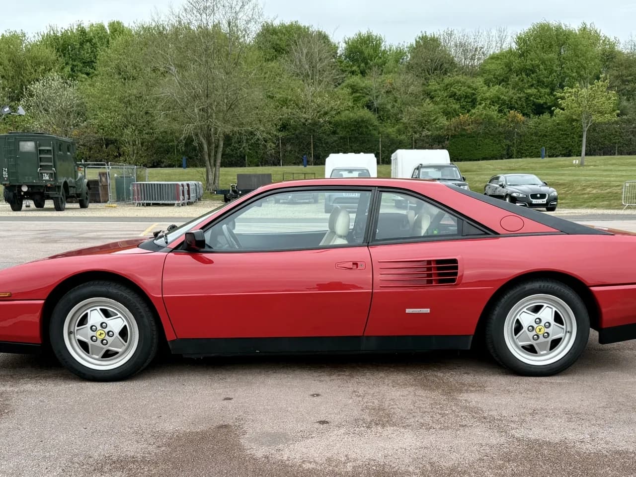 1990 Ferrari Mondial T - Thumbnail 2