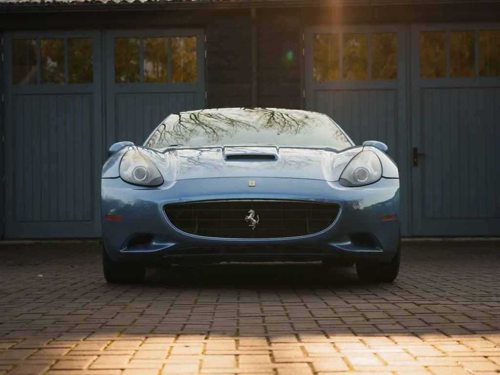 2010 Ferrari CALIFORNIA - Thumbnail 4