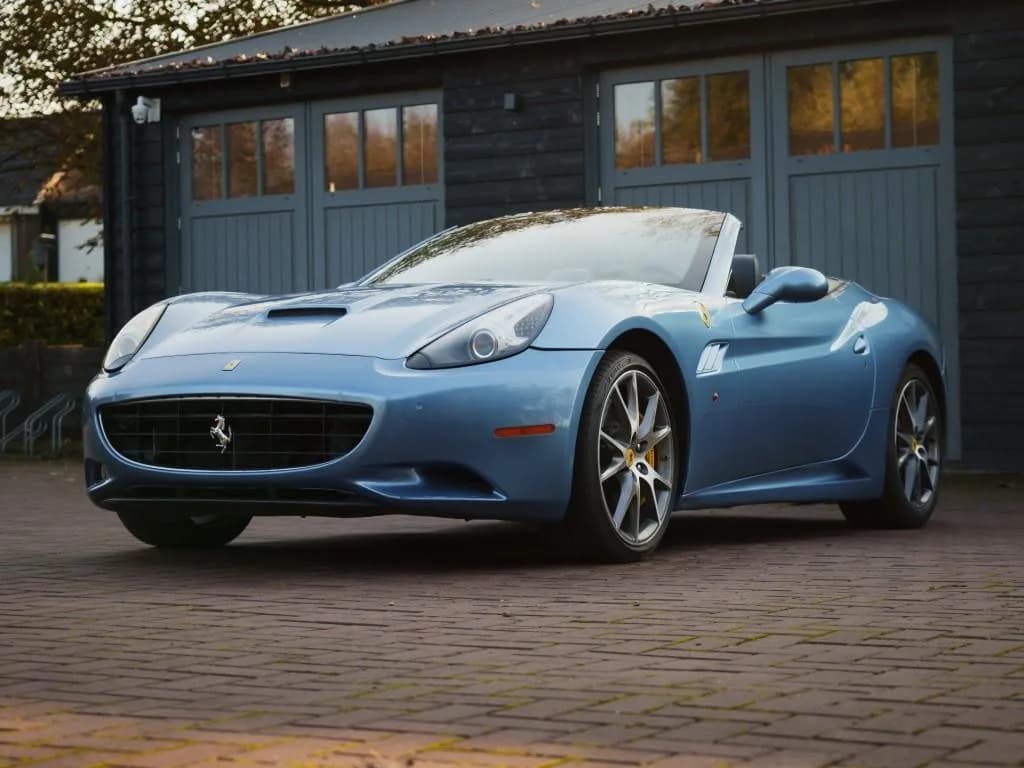 2010 Ferrari CALIFORNIA - Thumbnail 5