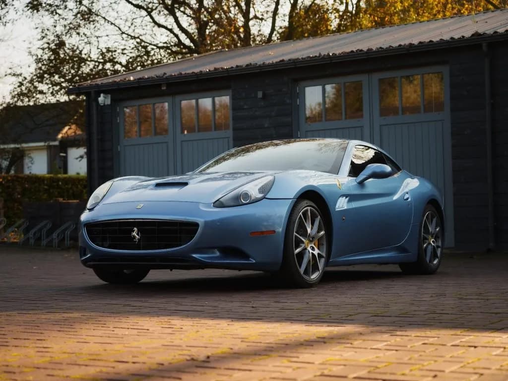 2010 Ferrari CALIFORNIA - Thumbnail 2