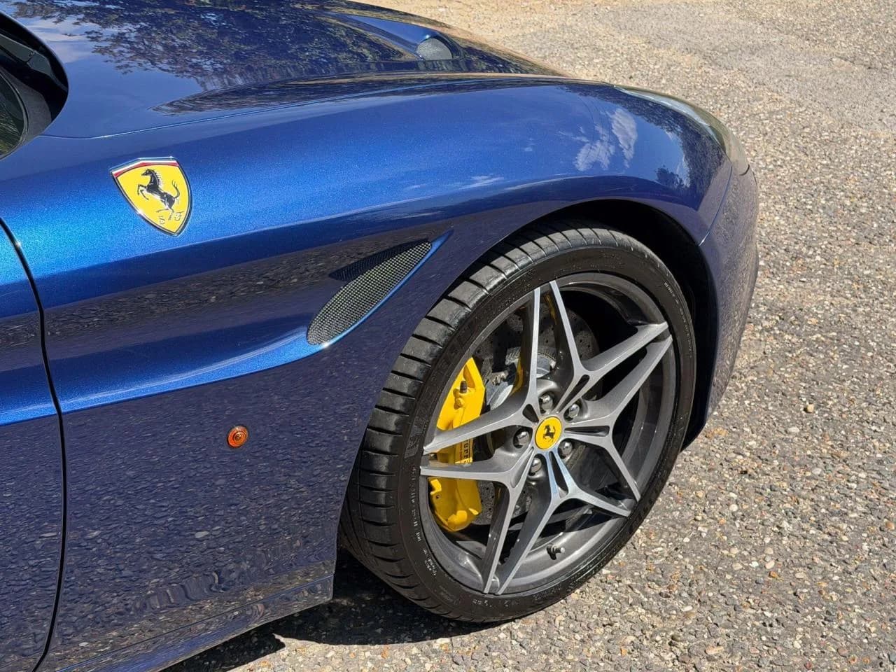 2015 Ferrari 3.8 V8 T F1 DCT Euro 6 (s/s) 2dr - Thumbnail 5