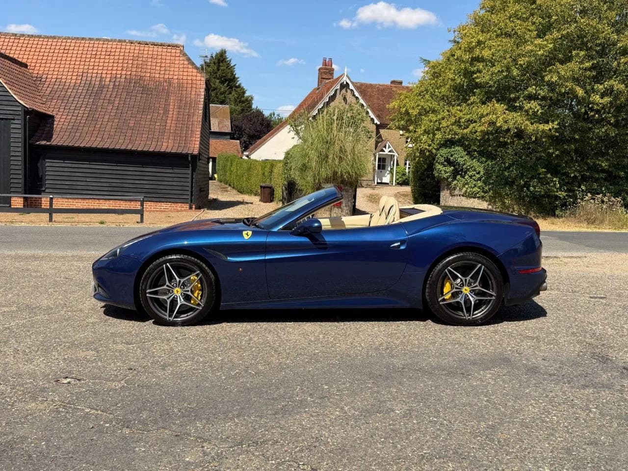 2015 Ferrari 3.8 V8 T F1 DCT Euro 6 (s/s) 2dr - Thumbnail 2