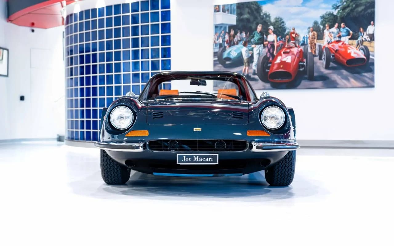 1974 Ferrari Dino 246 GTS - Thumbnail 2