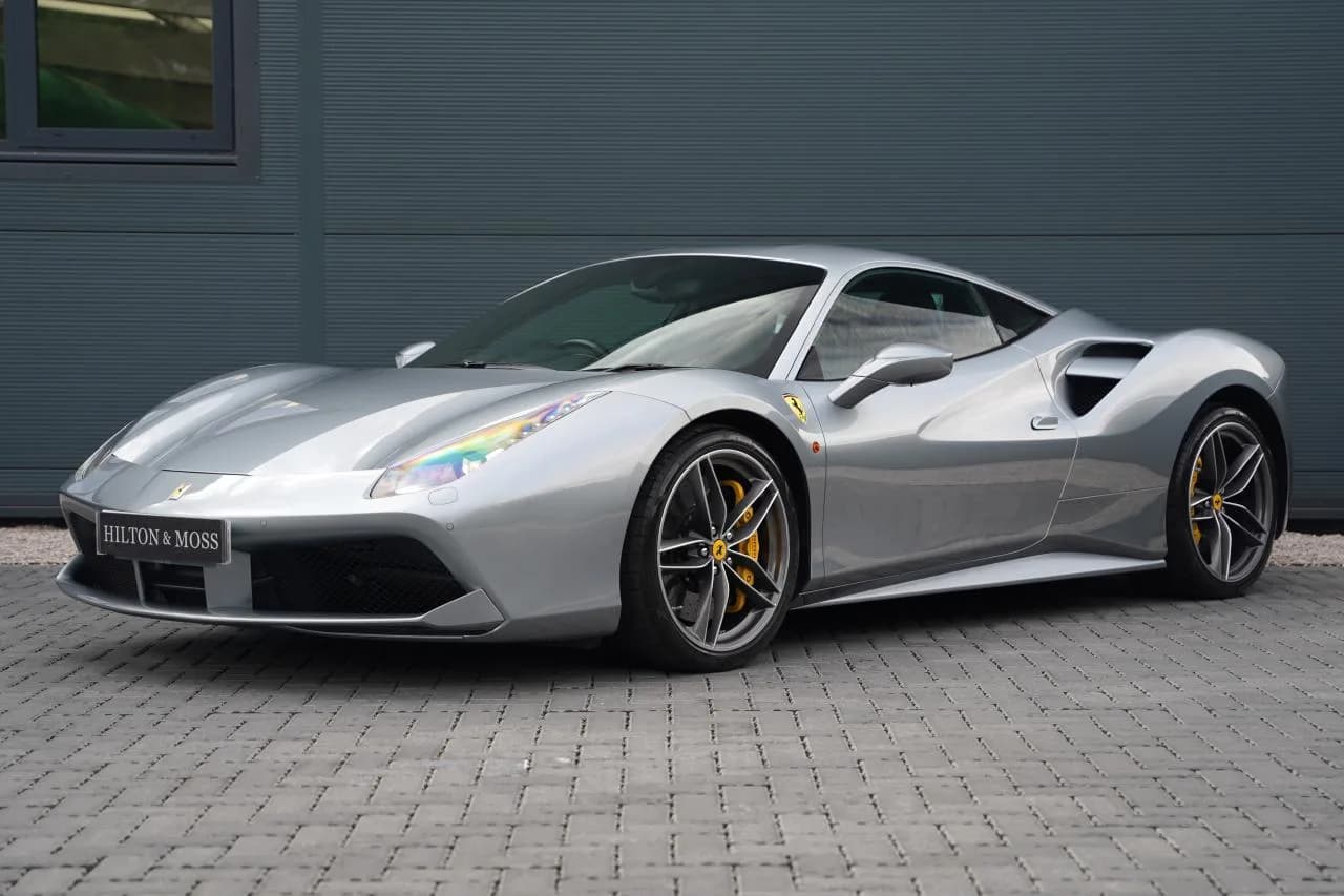 2017 Ferrari 488 - Thumbnail 4