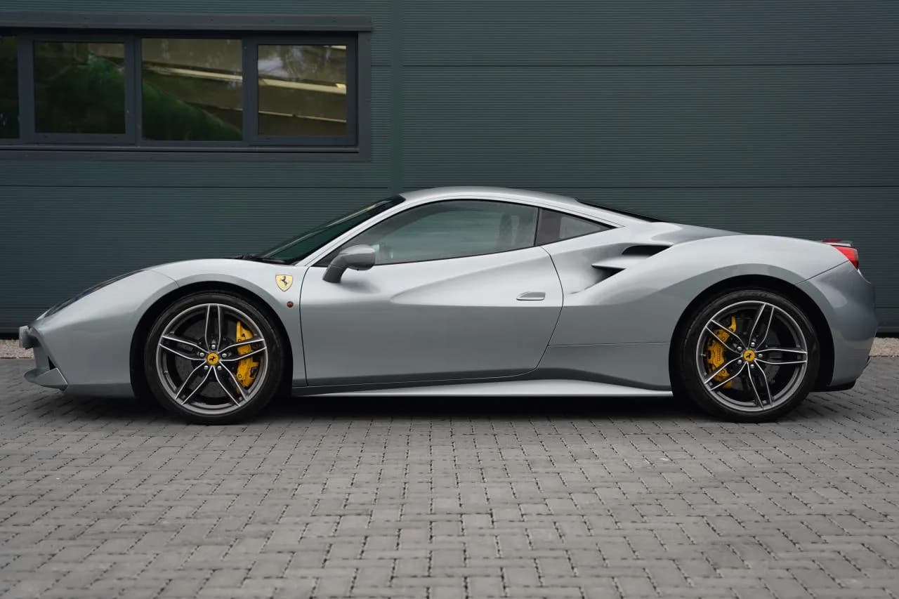 2017 Ferrari 488 - Thumbnail 6