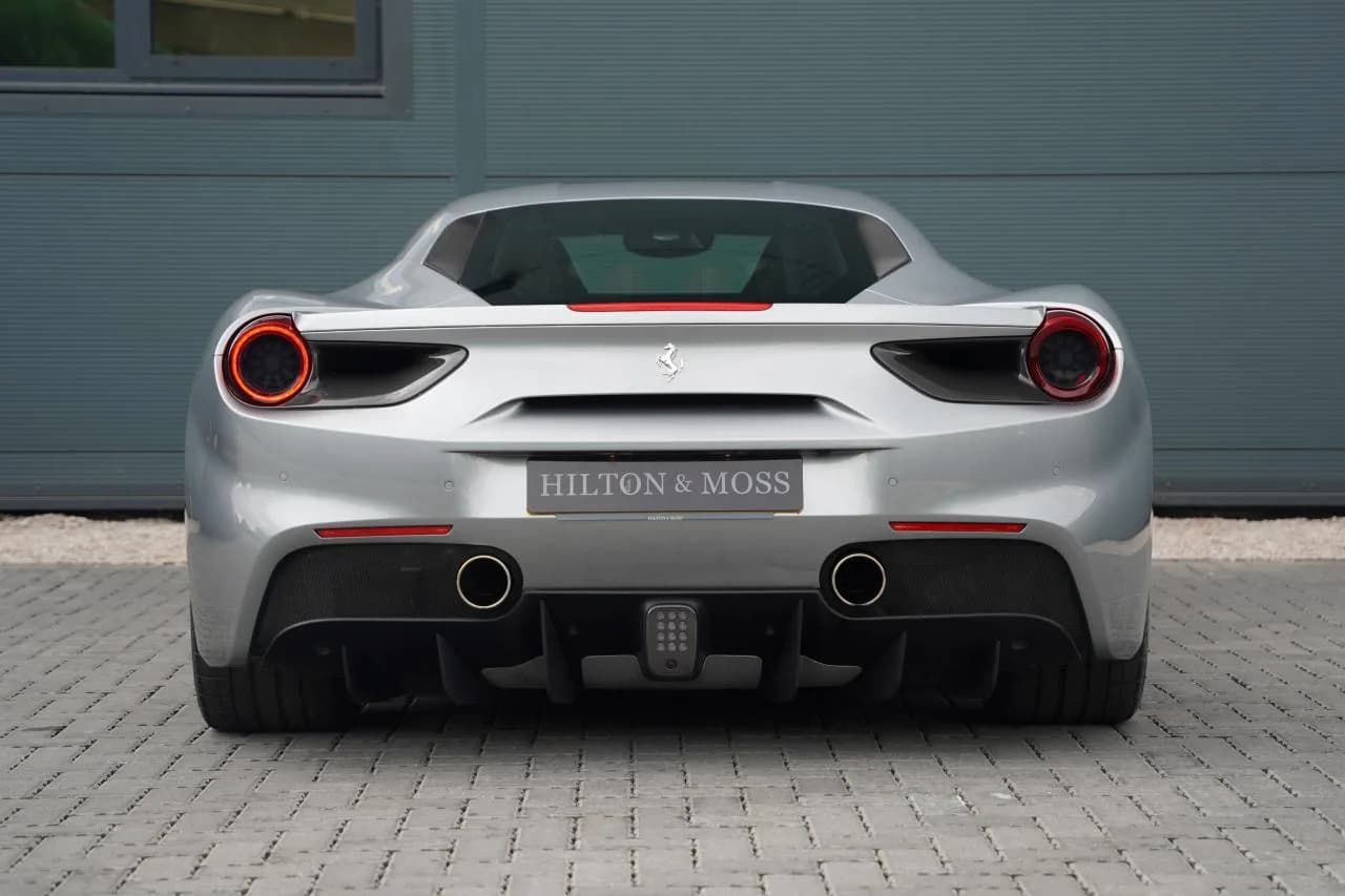 2017 Ferrari 488 - Thumbnail 8