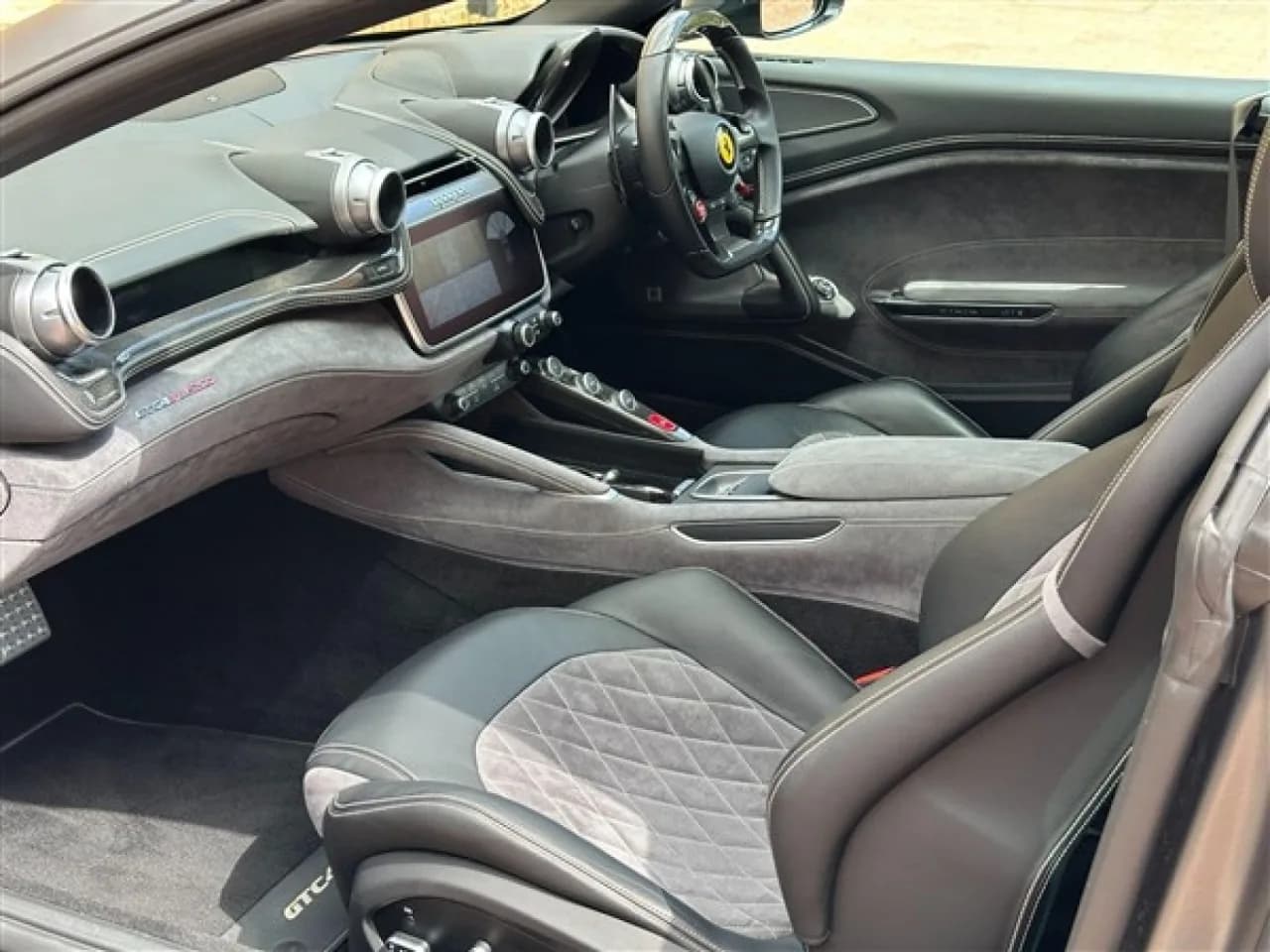 2018 Ferrari GTC4 Lusso - Thumbnail 7