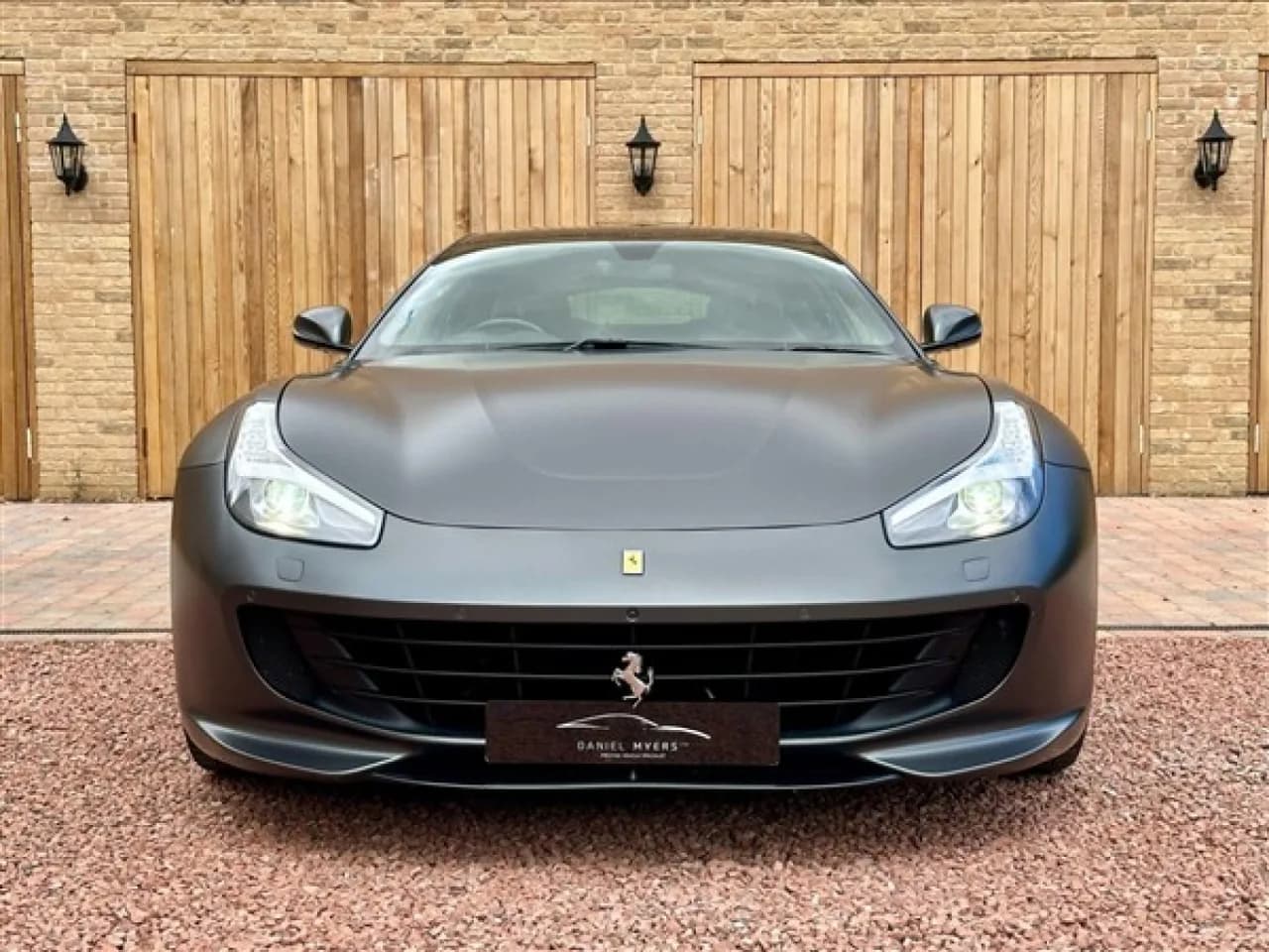 2018 Ferrari GTC4 Lusso - Thumbnail 2