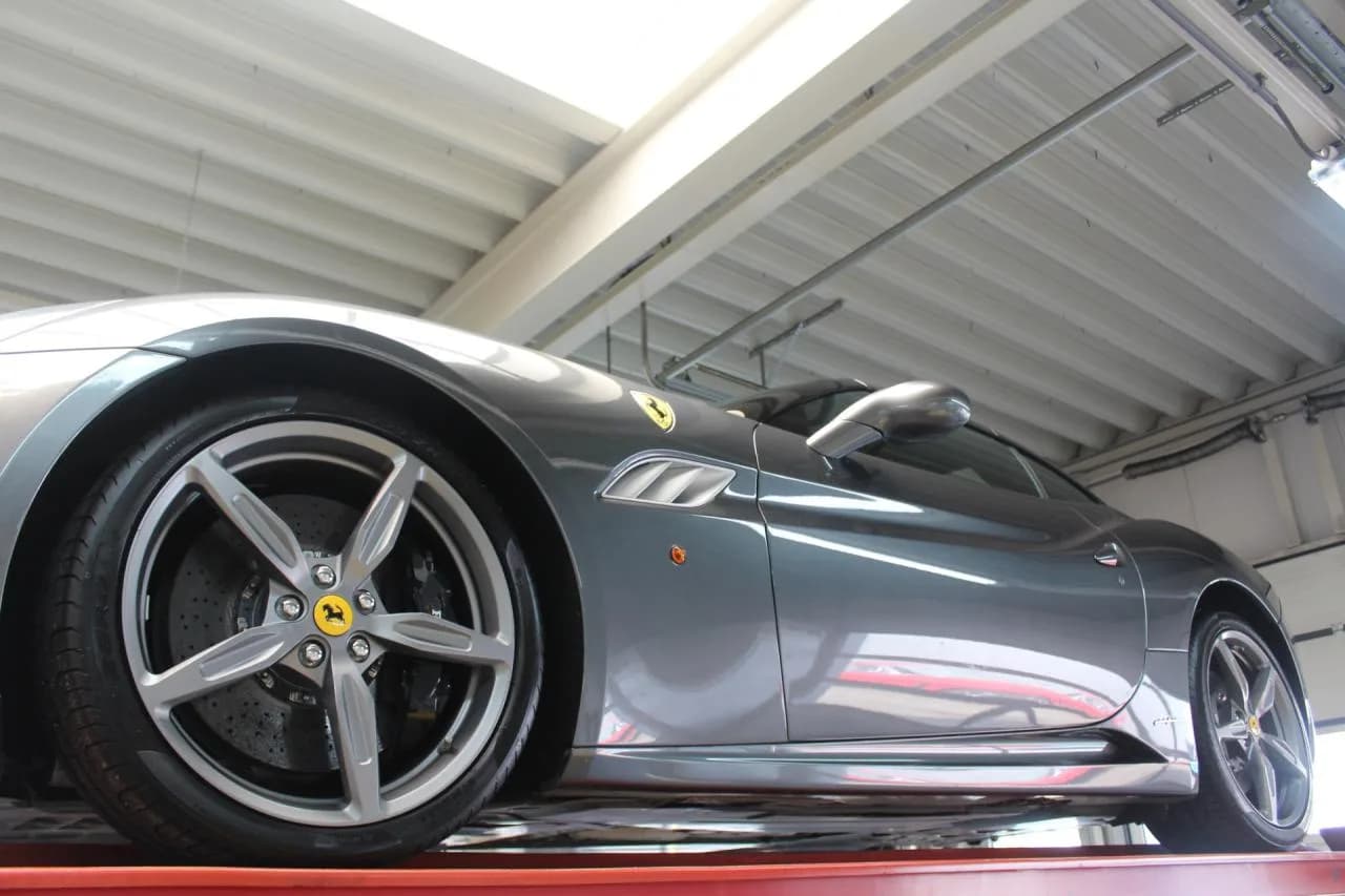 2010 Ferrari California 4.3 - Thumbnail 6